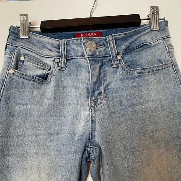 Guess Cropped Jeans - Picture 4 of 6